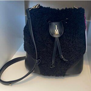 Unique Isaac Mizrahi Bucket Style Purse Black Faux Sherpa Leather Drawstrings